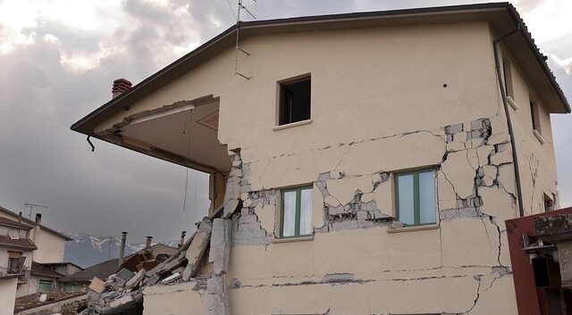 İzmir’de Deprem Sonrası 1148 Artçı Sarsıntı Yaşandı